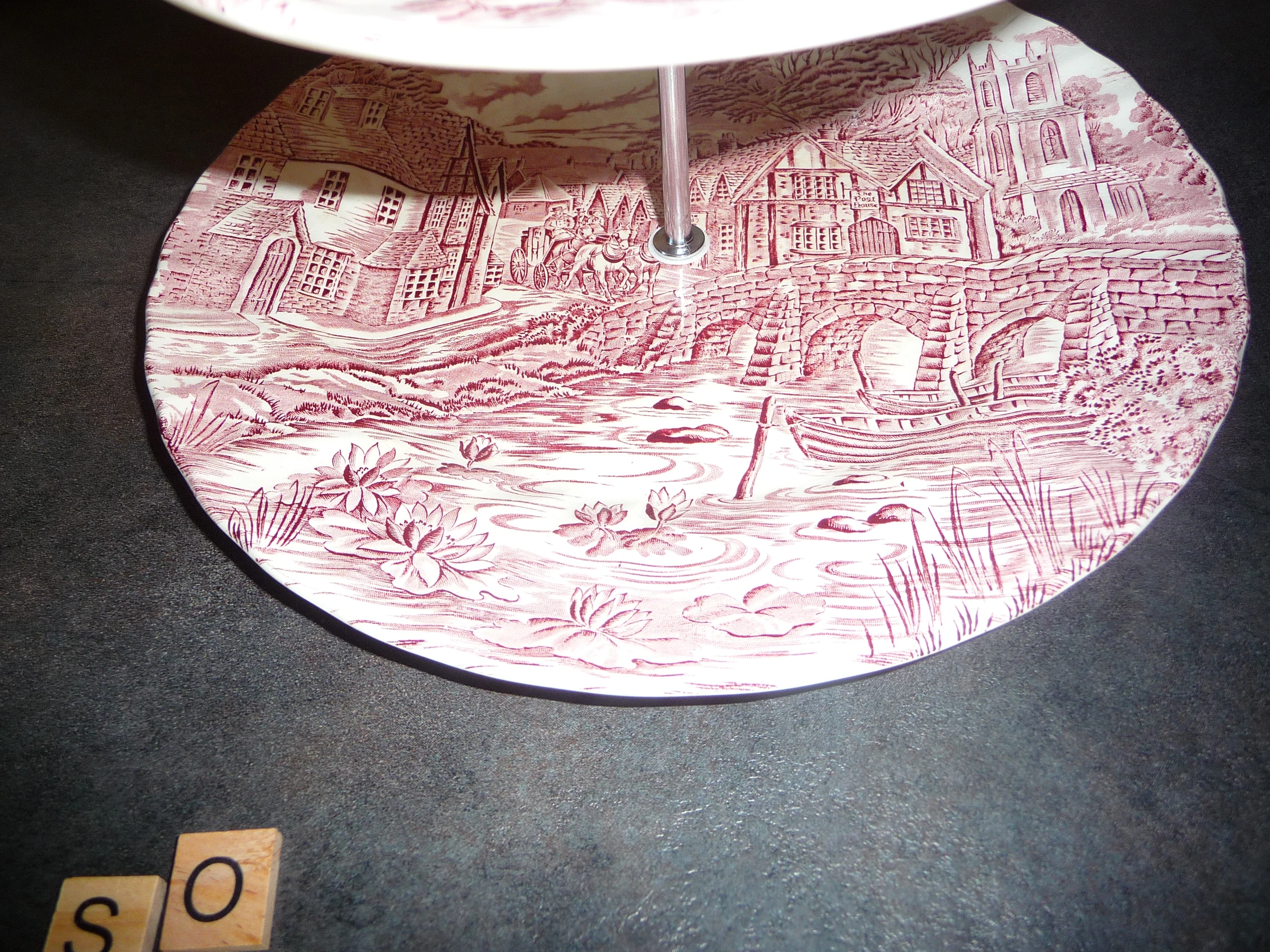 Presentation Plates / English Ceramic Dumb Waiter – photo 2